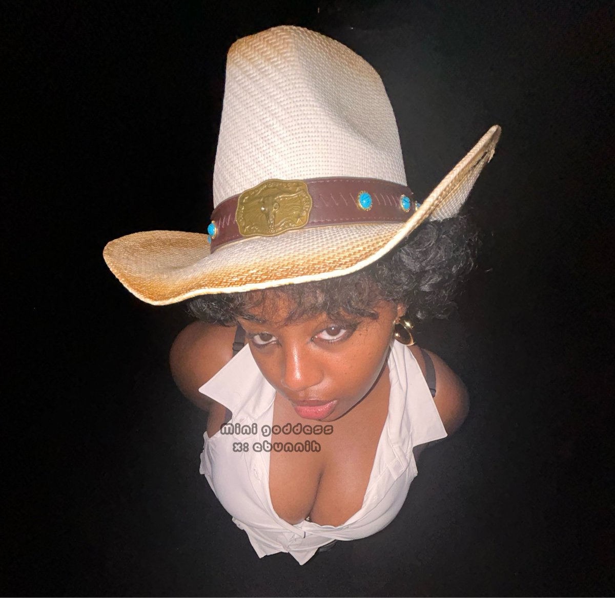 EbunniH's tweet photo. You’re looking into the eyes of your wallet’s worst nightmare~ You love it though.💋

Findom https://t.co/rno3yY9IGX