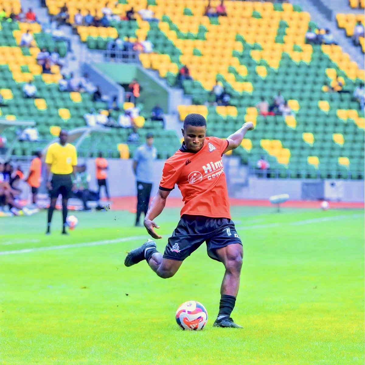 Odili_Chukwuma7's tweet photo. Thank you Lord for today’s game victory
And for the assist 🙏🏽
@Venoms⚽️⚽️⚽️👊🏻
Lock-in 3-0. https://t.co/JmWFbN2WfN