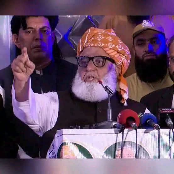 ZareenGull_1's tweet photo. حسین، تیرے قافلے کی یاد آنے لگ گئی 
ڈٹا ہوا ہے ایک شخص اور مکر نہیں رہا

#لبیک_مولانا
#مہنگائی_کا_حساب_دو
#نا_اہل_حکمران
#مولانا_کے_سنگ
#ابابیلوں_کا_شکریہ https://t.co/TRmkhkMA5K