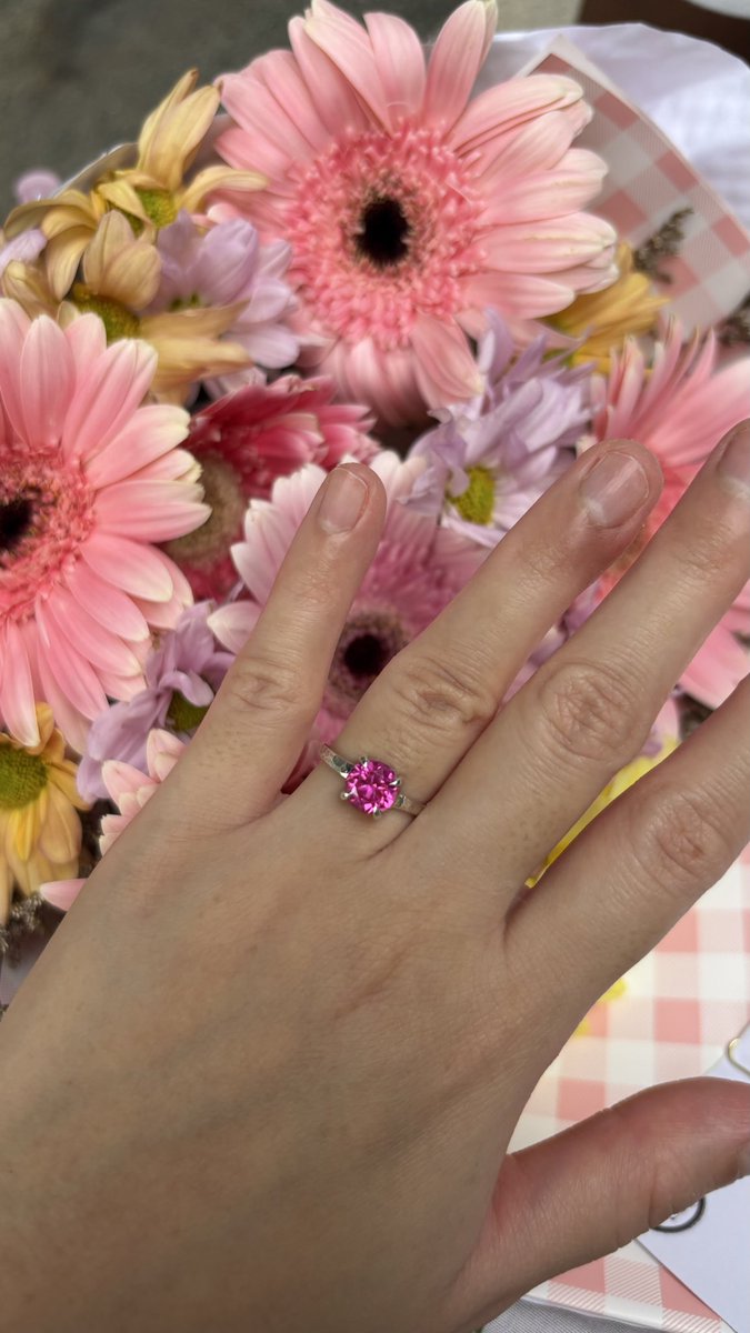 mhaikkun's tweet photo. in case you thought this story could NOT get any better... he made my engagement ring at a silversmithing workshop with his own two hands 😭 https://t.co/t6TmfkCBP5