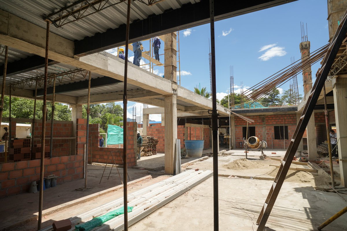 GoberNorte's tweet photo. El gobernador @williamndes_ realizó una inspección a la construcción de la nueva torre administrativa del Hospital Emiro Quintero Cañizares @HospitalEQC en📍#Ocaña, obra que registra un 38 % de avance. 🏥 https://t.co/nviddISAzQ