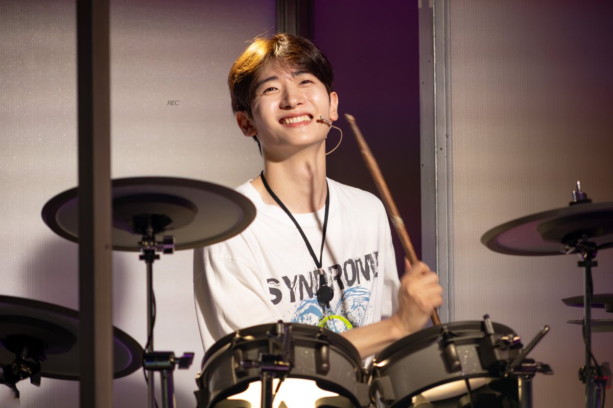 jikong795's tweet photo. 260710 6시퇴근 커튼콜  

고은호 | 홍은기  

#6시퇴근 #홍은기 #고은호 https://t.co/iCRiAwW0jv