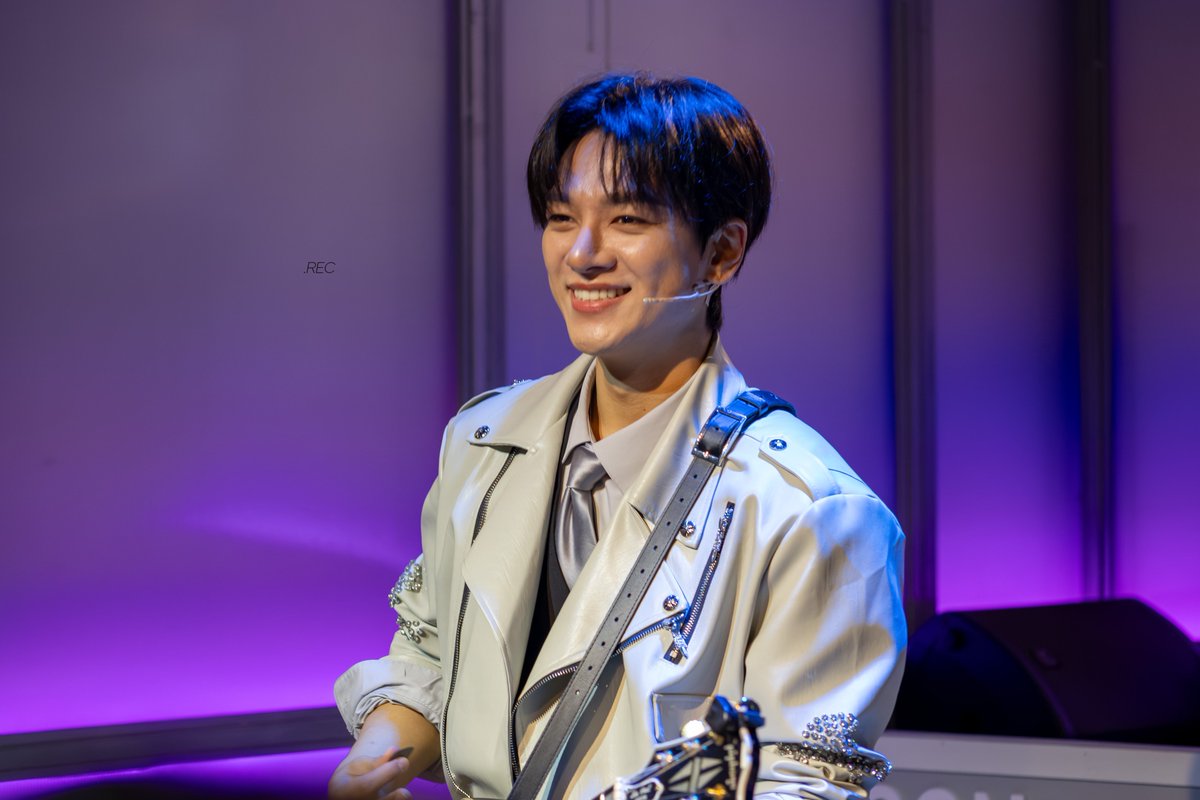 jikong795's tweet photo. 260710 6시퇴근 커튼콜  

윤지석 | 한승윤  

#6시퇴근 #한승윤  #윤지석 https://t.co/eDxwgJb6Ol