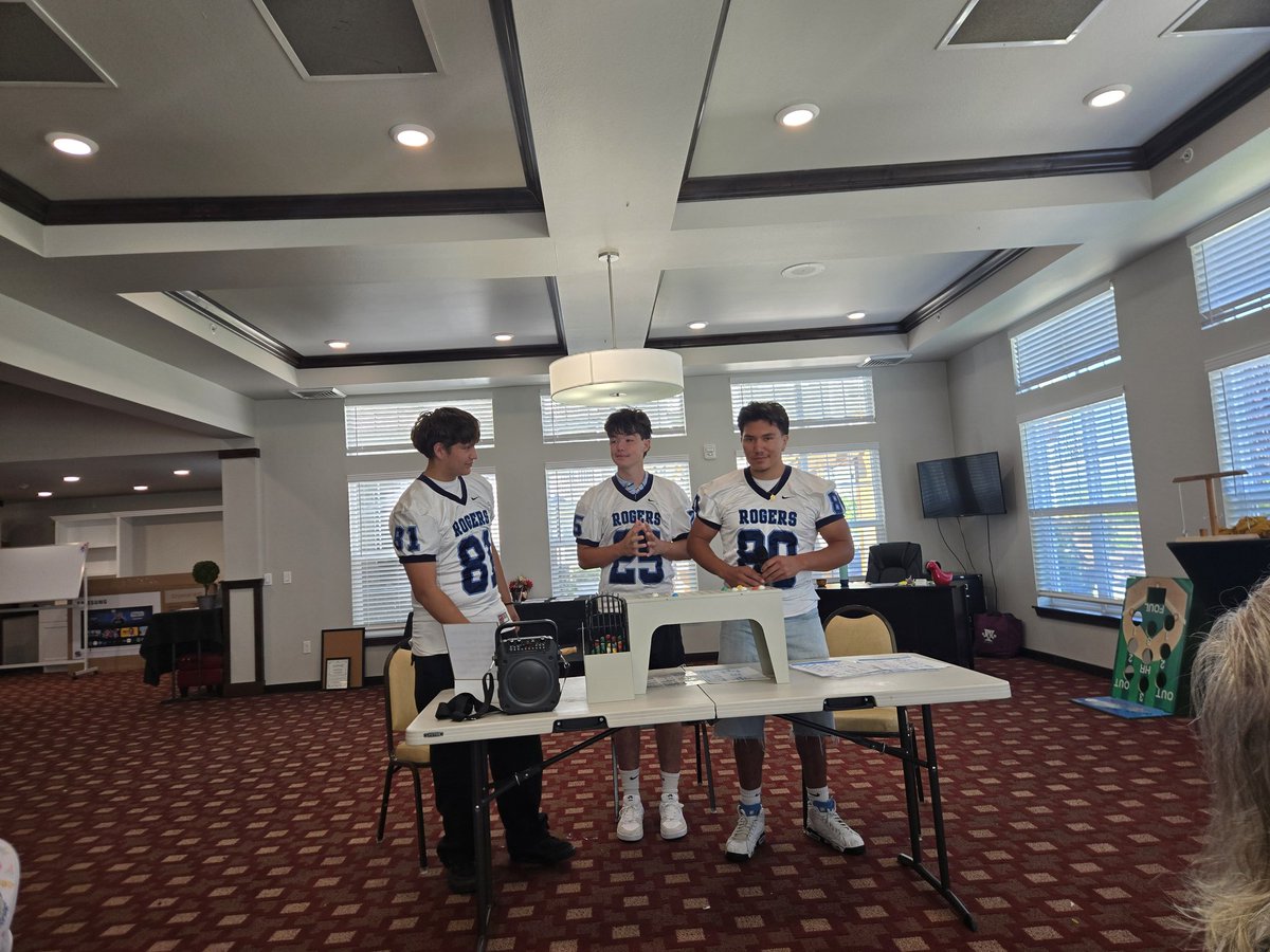 HighRogers76644's tweet photo. Another great week of the Rams Football Team giving back and volunteering at Julian Estates Retirement Center.  

Our young men regularly displays the H.O.R.N.S. montra with our community outreach programs.  Great job.

Honesty
Overachiever 
Respect 
No Excuses 
Selflessness https://t.co/RCx7DMRuE3