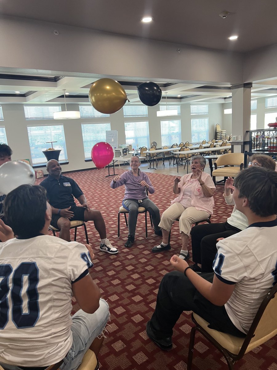 HighRogers76644's tweet photo. Another great week of the Rams Football Team giving back and volunteering at Julian Estates Retirement Center.  

Our young men regularly displays the H.O.R.N.S. montra with our community outreach programs.  Great job.

Honesty
Overachiever 
Respect 
No Excuses 
Selflessness https://t.co/RCx7DMRuE3