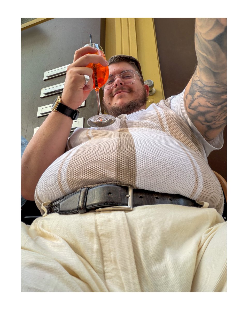 MasterAtlasHQ's tweet photo. Happy #cashfagfriday pigs. 

I’m out for drinks, and you’re paying for it. 
Get to it pigs. 🤑🐷

https://t.co/hPaIuufGZA

#gayfindom #finsub #leatherdom #cashmaster #paypig https://t.co/EM1ZfjxHMn