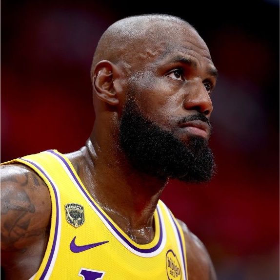 LegionHoops's tweet photo. No player has won the NBA Finals with four different teams.

LeBron has the chance to be the first. https://t.co/5fAn26UNKm