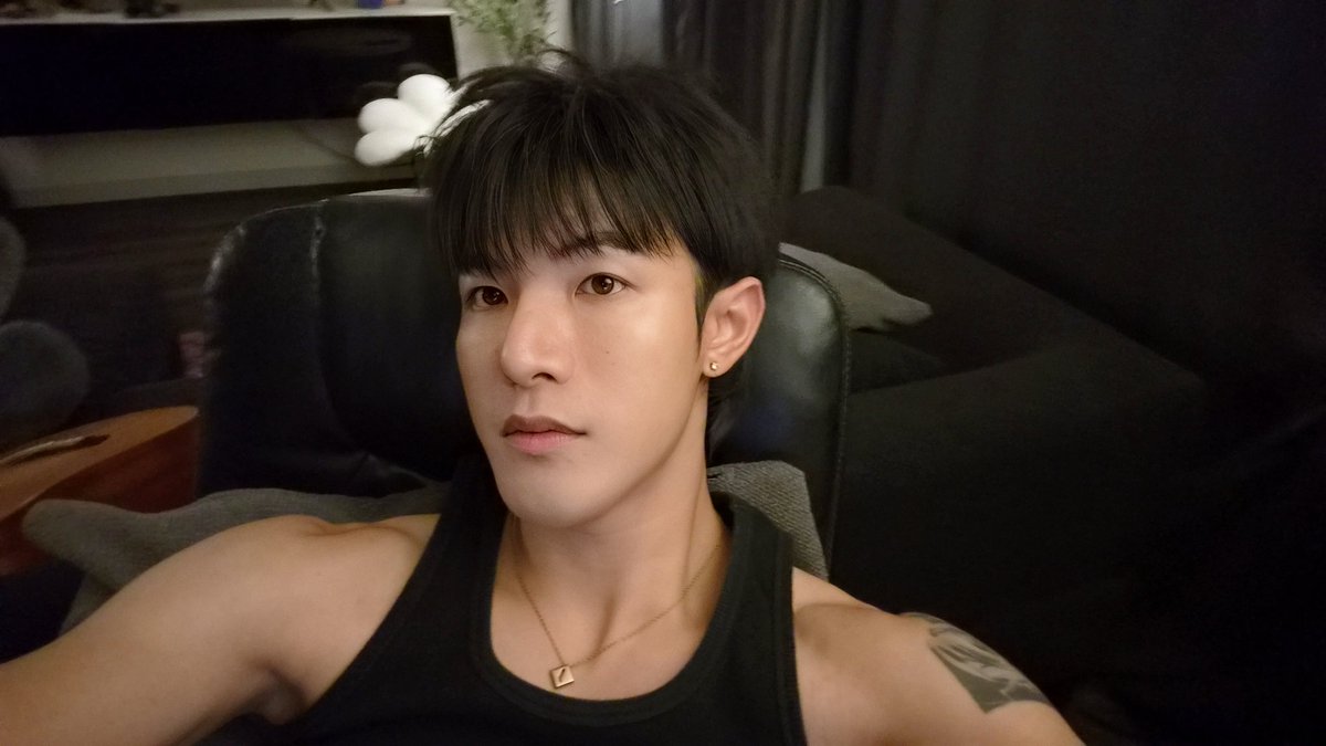 Jeewath01's tweet photo. ฝันดี https://t.co/vbWsGEUc6m