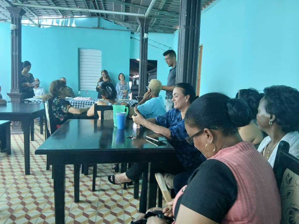 yamelverdecia's tweet photo. Desde @dpsholguin, realizamos  matutino especial lleno de compromiso revolucionario.
Junto a los trabajadores, se reafirma el juramento:
🩺 Salud para el pueblo
🇨🇺 Lealtad a la Revolución
¡La Rebeldía Nacional sigue viva en cada bata blanca!
#HonorHolguinero https://t.co/a80Igu2snO
