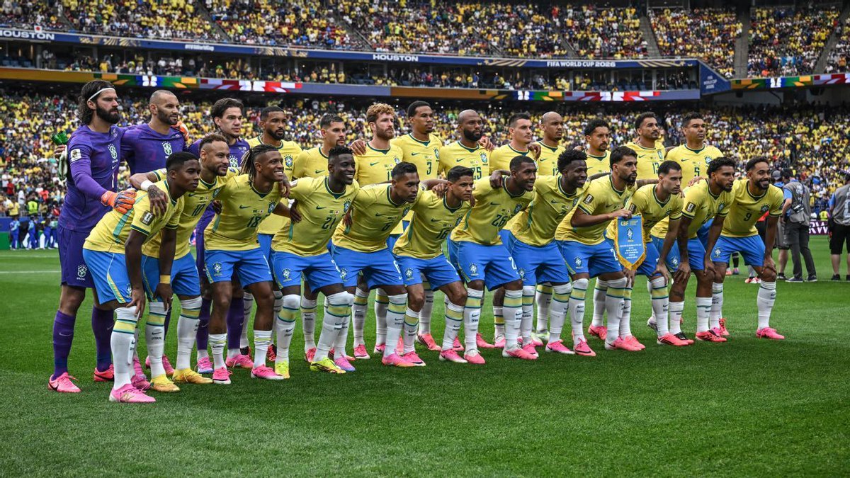 ESPNBrasil's tweet photo. Após jogos na Austrália, CBF negocia amistoso da seleção brasileira na Índia em nova "Super Data Fifa" 

#FutebolNaESPN

https://t.co/MkCnGaNn8e https://t.co/mPSiVcJNNq