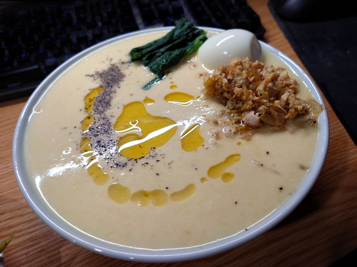 sun_ramen's tweet photo. とうもろこしラーメン食いたいけど食いにいけないからブレンダー買って自分で作ったけど割りと再現度高い。
コストたけーしクソめんどくさいけど。 https://t.co/inqiiUGiEI