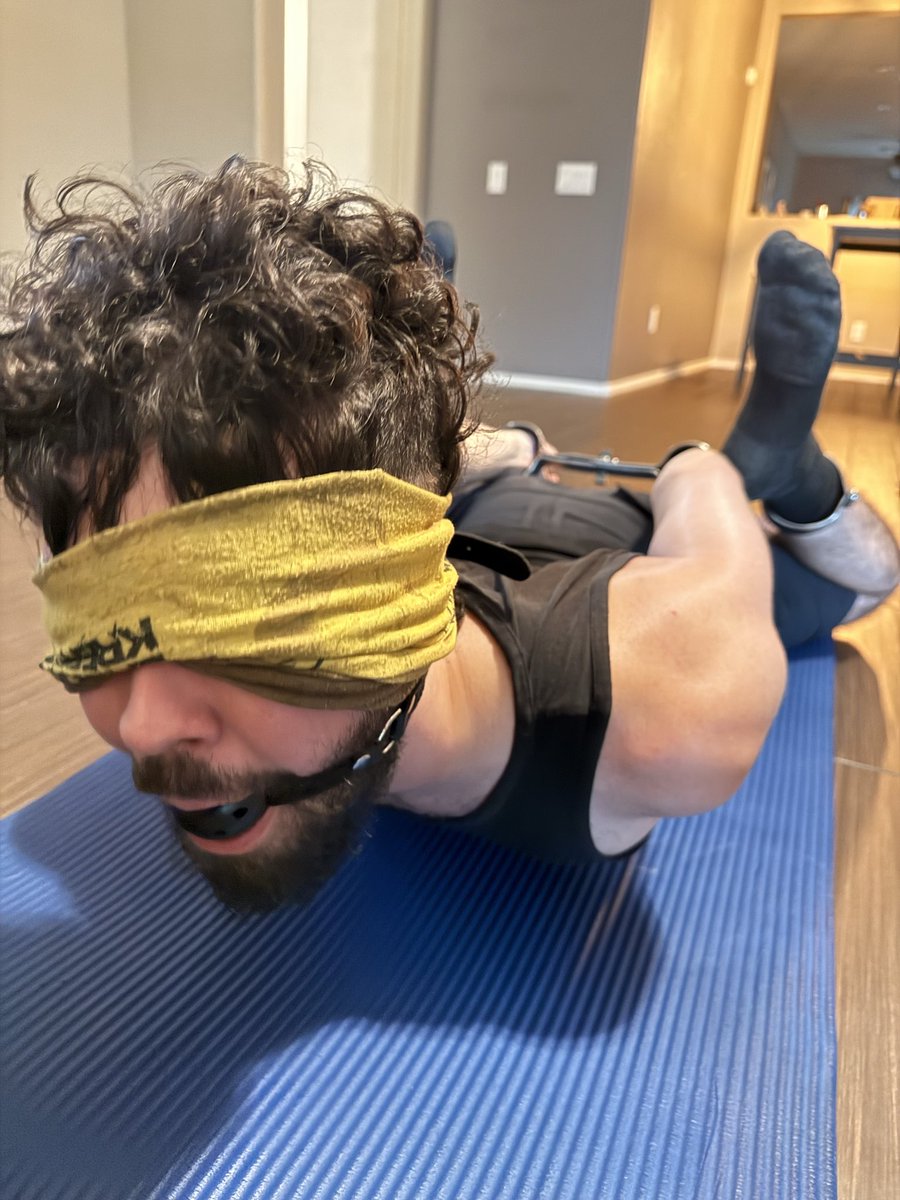 LeoAmadoXXX's tweet photo. somehow i keep finding myself in this position 🥵 #gaybdsm #gaybondage #gaysocks #hogtie https://t.co/oVVa3zIykv