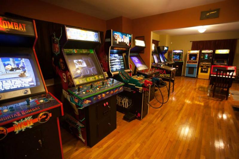 Vintage_Arcade's tweet photo. Beat The Heat! Start Your Brilliant Game Room Today!! #arcadegames #gamerooms #RetroGaming #vintage #retro #giftideas #gamers #gaming #retrogames #giftsforher #giftsforhim #summer #pinball #arcadelegends #homeentertainment #retrogamers 818-246-2255 https://t.co/Qf2YGCcI59