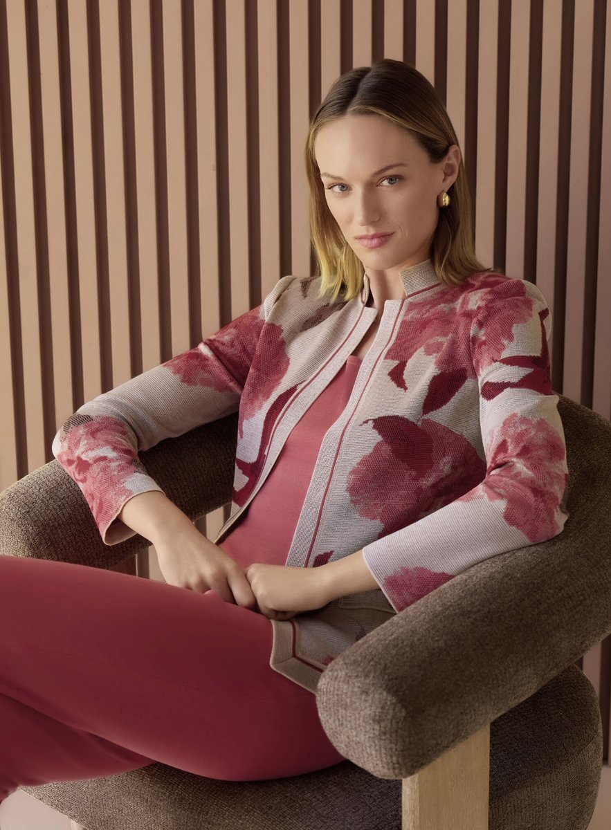 misookofficial's tweet photo. One jacket, endless possibilities.
Shop this look: https://t.co/1h6WVSWVwF... https://t.co/ZPhwE6QH0o