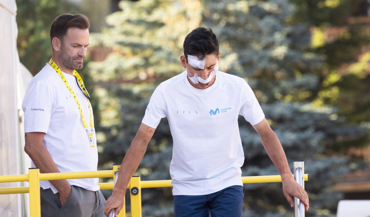 As_Ciclismo's tweet photo. 🚨 Einer Rubio (28 años), del Movistar, abandona el centro médico más de una hora después tras su fuerte accidente contra un coche del UAE #TDF2026
🚲 Será trasladado al hospital de Grenoble para más pruebas
📸 Dani Sánchez
📝 @danimiranda9 (Alpe d'Huez) https://t.co/gZot82SlJJ https://t.co/1Kkx3C3Our