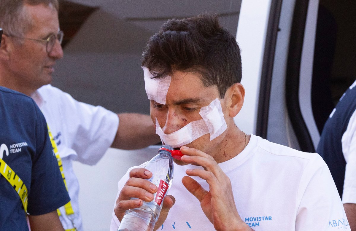 As_Ciclismo's tweet photo. 🚨 Einer Rubio (28 años), del Movistar, abandona el centro médico más de una hora después tras su fuerte accidente contra un coche del UAE #TDF2026
🚲 Será trasladado al hospital de Grenoble para más pruebas
📸 Dani Sánchez
📝 @danimiranda9 (Alpe d'Huez) https://t.co/gZot82SlJJ https://t.co/1Kkx3C3Our