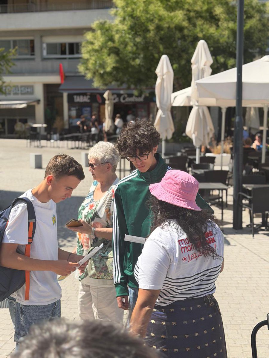 jeunesadmd's tweet photo. 📍 Belle étape de l’#ADMDTour à Limoges ! Merci à @SDelautrette député et rapporteur de la loi relative au droit à l’aide à mourir, pour sa visite. Continuons à informer sur la fin de vie, les droits des patients et les directives anticipées. https://t.co/UeHlhL9IIA