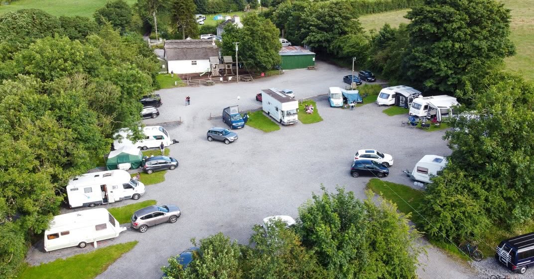 DiscoverBoyneV's tweet photo. There’s no better way to experience the beauty of the Boyne Valley than by staying under the stars. 

Whether you prefer pitching a tent, enjoy glamping, or setting off on a campervan adventure, the region offers something for you. Find out more: https://t.co/cfgfASeAYO https://t.co/OOjk3n4tzv