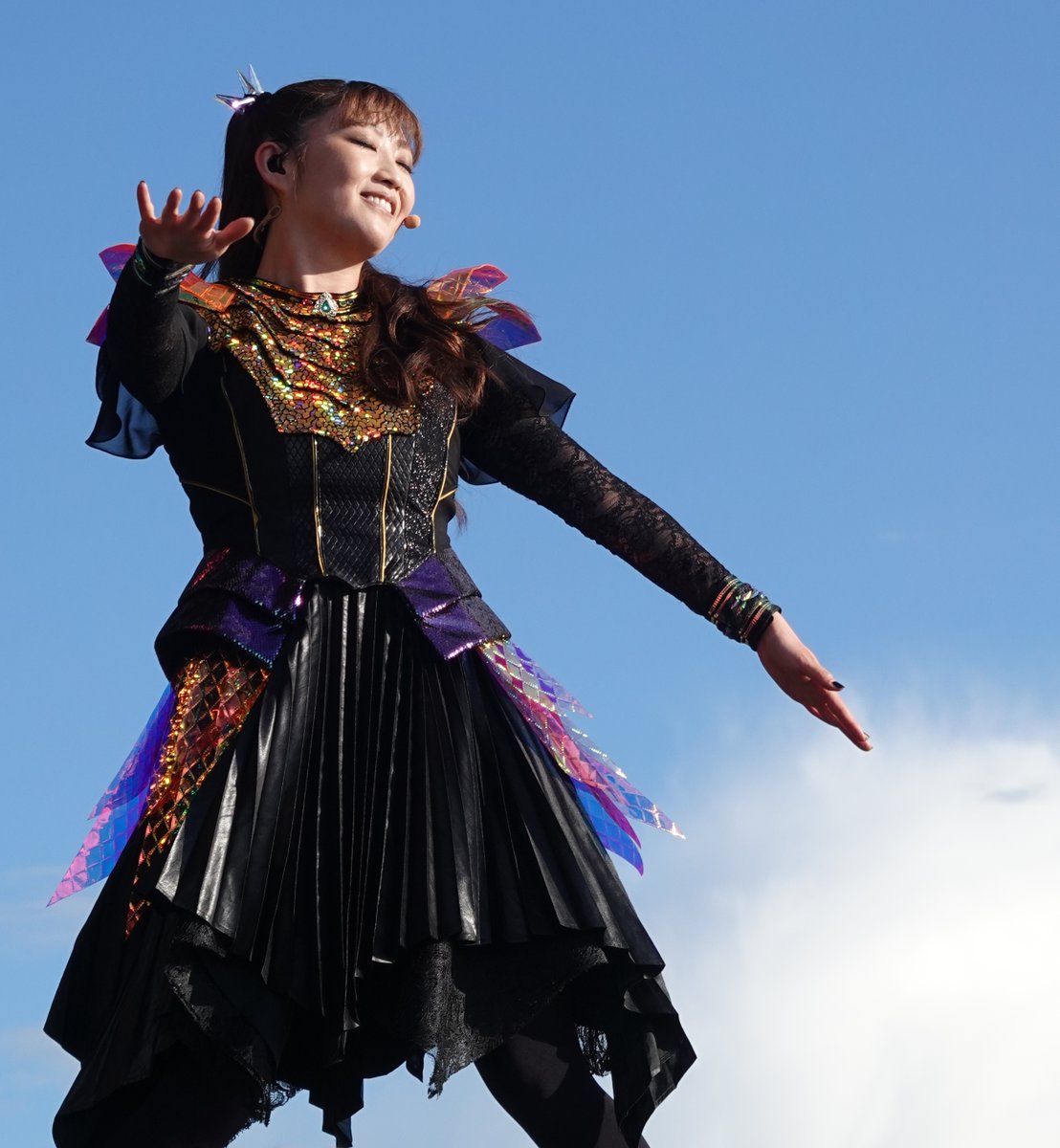 dufudufutk's tweet photo. MOAMOMO

花道は基本後ろ姿だったので、次回機会があれば正面から撮ってみたい。

#BABYMETAL
#RockForPeople https://t.co/7GkRko3XQl
