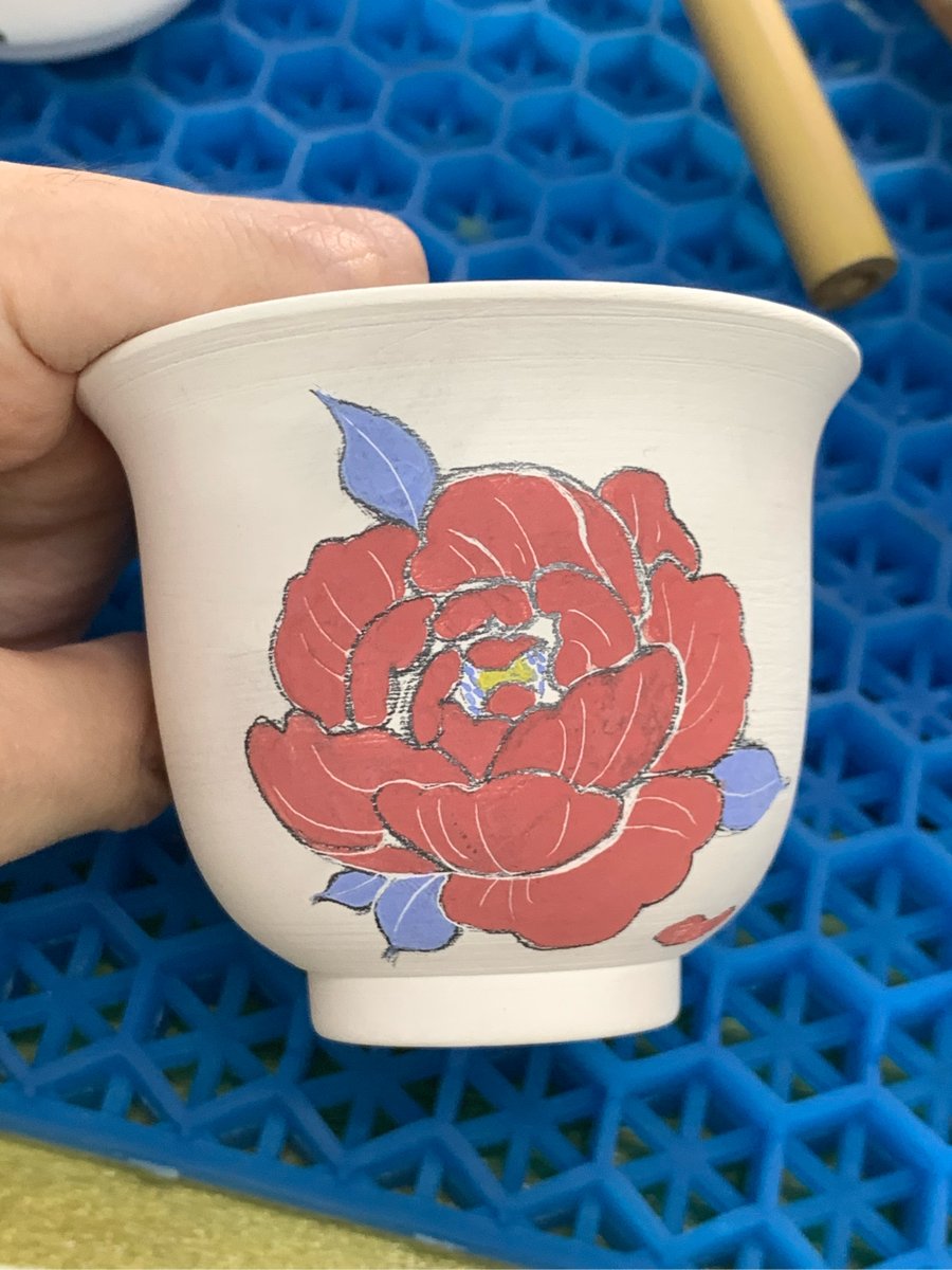 qlcqwl's tweet photo. [Got this cute hand-painted ceramic mug done today! The details are so cozy u0026 it’s perfect for my morning coffee  #Handmade #CeramicArt]， https://t.co/RYGO8q1wQd