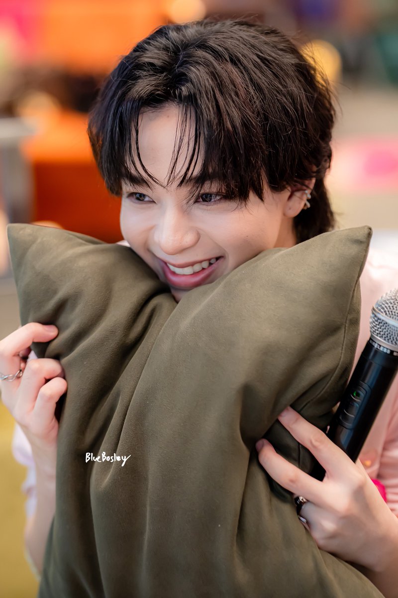 💙💛 𝗯𝗹𝘂𝗲𝗯𝗼𝘀𝗹𝗲𝘆 💛💙 tweet media