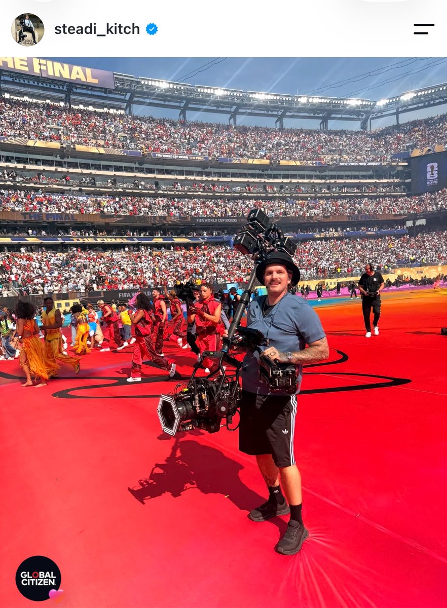 btschartsxdaily's tweet photo. [INFO] Martin Kitchen, the camera operator who worked on the filming of the World Cup halftime show, spoke about the #BTS 💜

“they (BTS) are extremely professional and we rehearsed early in the morning off site. So they would have come straight from the airport. It's always a joy to work with BTS”
https://t.co/rQG7Ctvx7M