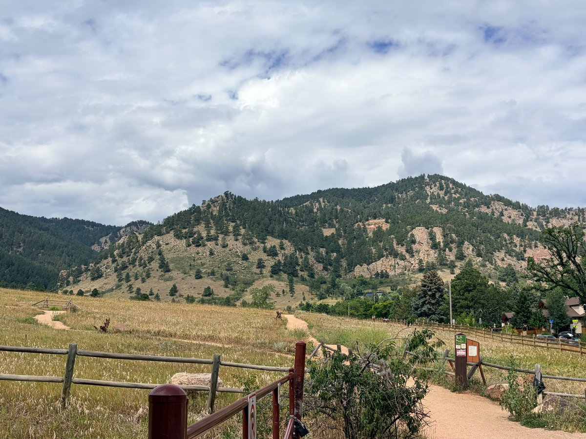 Enlightnldrship's tweet photo. 📍Visited Boulder, Colorado for my clients🏔️🙌 

Environment of exceptional experiences, incredible people, and real conversations. 

#Colorado #beautifulcity #hiking #leadership https://t.co/b65vSP995w