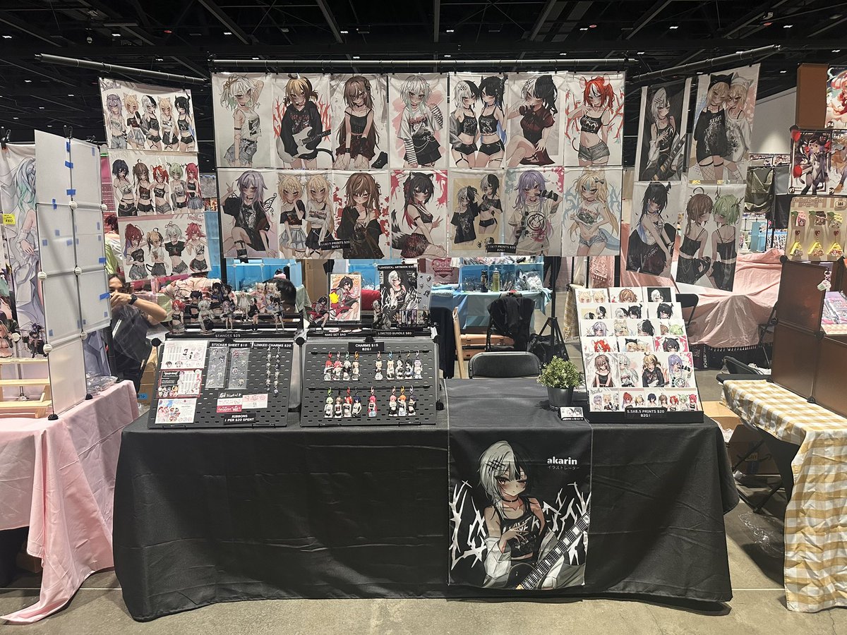 akarinnndesu's tweet photo. all set up for offkai! see you guys soon 🫡 https://t.co/hNqhQ7HVgu