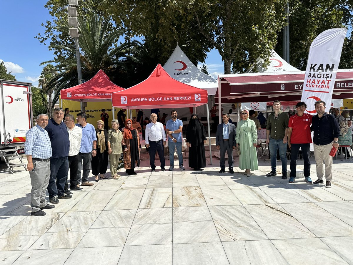 eyupilceakparti's tweet photo. Bir ünite kan, bir ömür umut…

Türk Kızılayı Eyüpsultan Şubesi’nin  kan bağışı kampanyasına, teşkilatımız ile birlikte  destek olarak; dayanışmanın, paylaşmanın ve insan hayatına dokunmanın en güzel örneklerinden birini hep birlikte sergiledik.

Tüm hemşehrilerimizi bu iyilik hareketine ortak olmaya, bir ünite kanla hayata umut olmaya davet ediyoruz.

Birbirimize can olalım, umut olalım.

@abdullahozdemir 
@Muhmmtvanlioglu 
@kizilayeyup