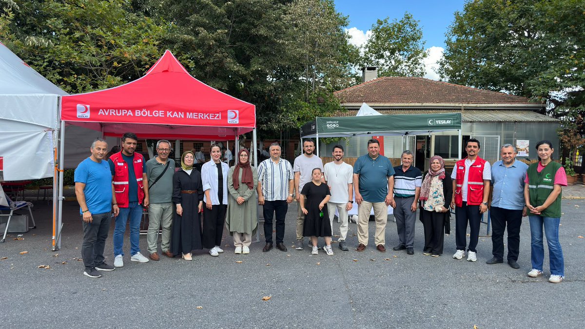 eyupilceakparti's tweet photo. Bir ünite kan, bir ömür umut…

Türk Kızılayı Eyüpsultan Şubesi’nin  kan bağışı kampanyasına, teşkilatımız ile birlikte  destek olarak; dayanışmanın, paylaşmanın ve insan hayatına dokunmanın en güzel örneklerinden birini hep birlikte sergiledik.

Tüm hemşehrilerimizi bu iyilik hareketine ortak olmaya, bir ünite kanla hayata umut olmaya davet ediyoruz.

Birbirimize can olalım, umut olalım.

@abdullahozdemir 
@Muhmmtvanlioglu 
@kizilayeyup