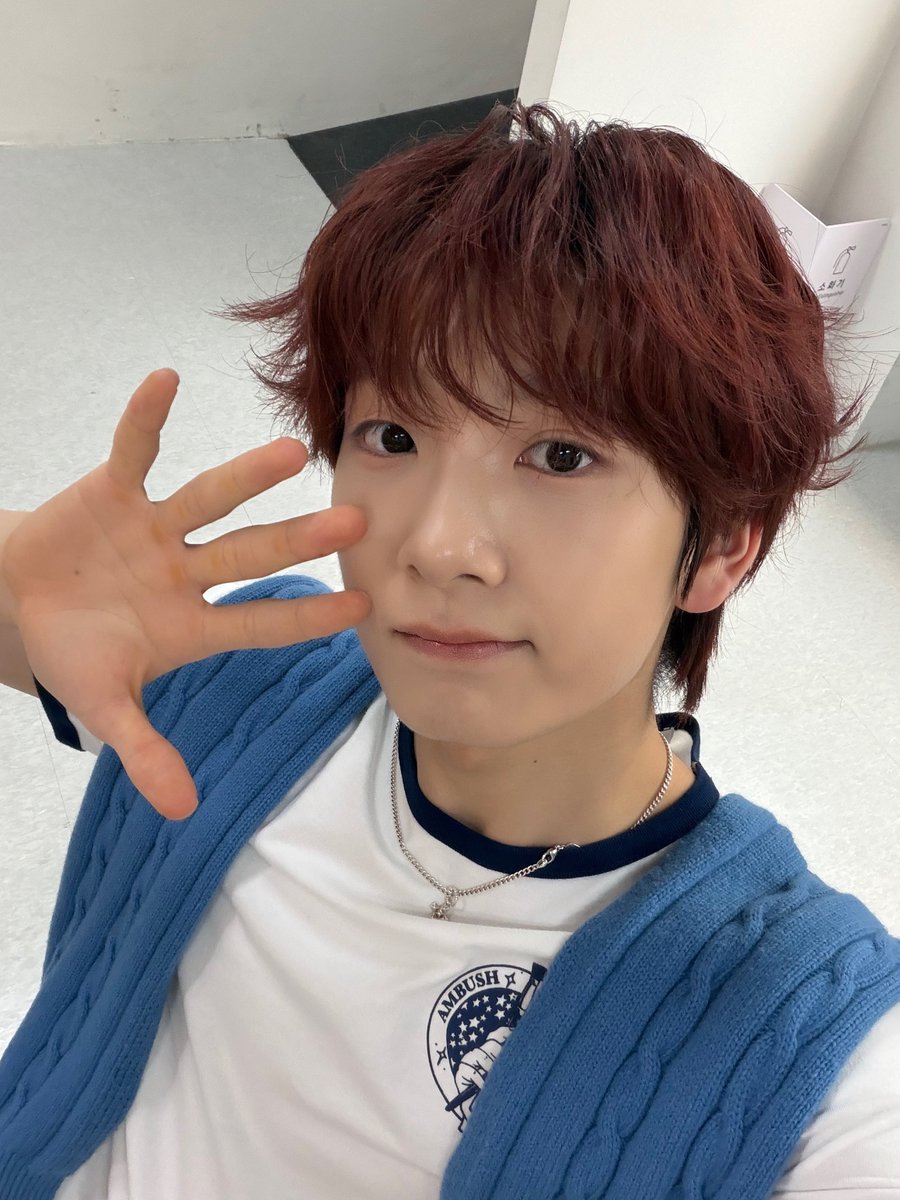 JiKyMoFRFan's tweet photo. ||A&amp;0VERSE||☆240726☆

[#KYRELL]

Raides ou bouclés ?

~~~~~~~~
©️ AMPERS&amp;ONE ➡️ W3V3RS3
#⏰️ https://t.co/CepSLJE3rq