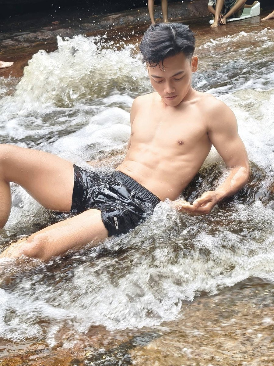 6wnspdnvsraqsjd's tweet photo. Mlem https://t.co/qYL20kKKUS