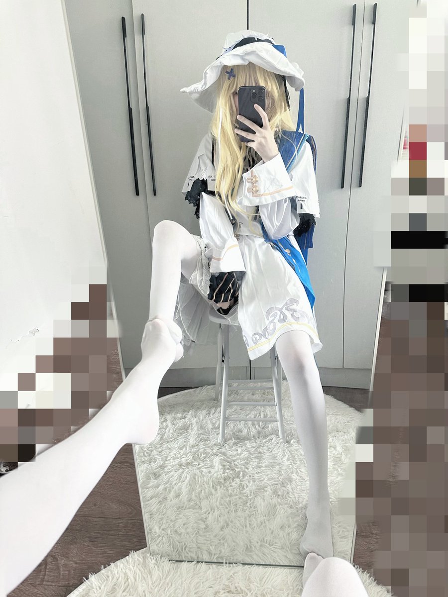baishikelebubu's tweet photo. 我诈尸了
#cos #菲比 https://t.co/05h2oPFJZX