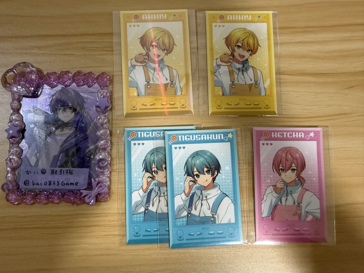kai0823Game's tweet photo. 【交換】 AMPTAK フォトカ フォトカード

譲:💛、🩵、🩷
求:💚、💜

💛のレアは💚のレアとの交換優先
👟横浜両日またはSTPR文化祭または郵送希望

よろしくお願い致します。
 #AMPTAKグッズ交換 https://t.co/lwlZ3Mqzi4