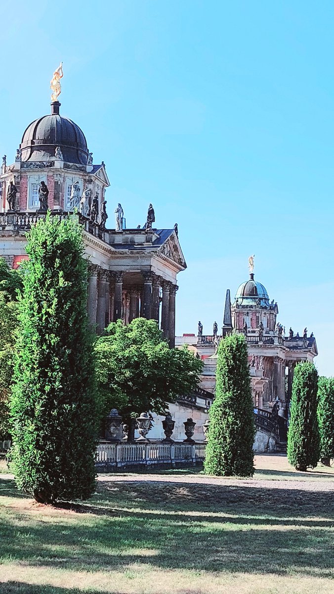Blacky18971931's tweet photo. Wie aus einer anderen Welt. Wunderschön.

Die Communs, #NeuesPalais im Schlosspark #Sanssouci in Potsdam.
Ende des 18. Jahrhunderts erbaut. Bauherr: Friedrich der Große. https://t.co/4z4oOUaPzw
