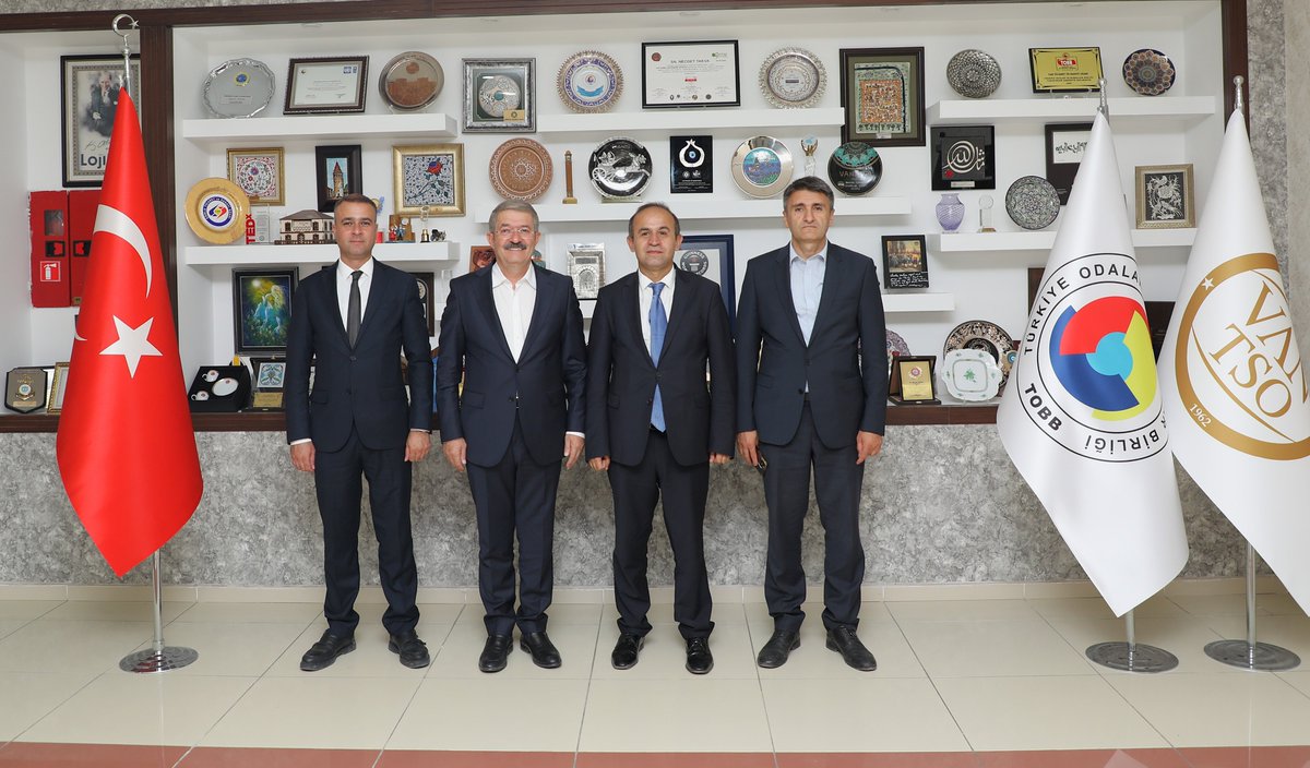 vantsokurumsal's tweet photo. Tarım ve Orman Bakanlığı Tarım ve Hayvancılık Bölgeleri Daire Başkanı Sayın Deniz Oruç'u Odamızda ağırladık.

İl Tarım ve Orman Müdürü Sayın Turgay Şişman ile Van Tarıma Dayalı İhtisas Besi Organize Tarım Bölgesi Müdürü Sayın Şükrü Yalvaç Güneri'nin de yer aldığı görüşmede; Van Besi OTB'nin başlayan inşaat çalışmaları ve devam eden süreç hakkında istişarelerde bulunuldu.

Yönetim Kurulu Başkanımız Necdet Takva; Odamızın vizyon projelerinden olan Van Besi OTB'nin hayata geçirilmesini sağlayan Tarım ve Orman Bakanlığı'na teşekkür etti.

@TCTarim @vanbesiosb @NecdetTakva @trgyssmn