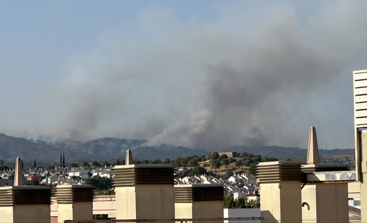 mjsanchezru's tweet photo. #IFCórdoba, Cerro Muriano. Ahora. Visto desde el centro de la capital. Activo. Situación operativa 1. https://t.co/OvxZo6iJvG