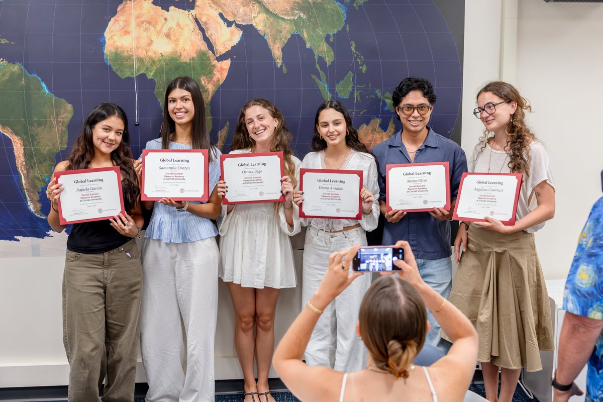 GlobalCornell's tweet photo. Another Summer Research Academy is in the books! Congratulations to all the international students who joined us for a successful summer of research and collaboration. https://t.co/EqqQ8vme46
