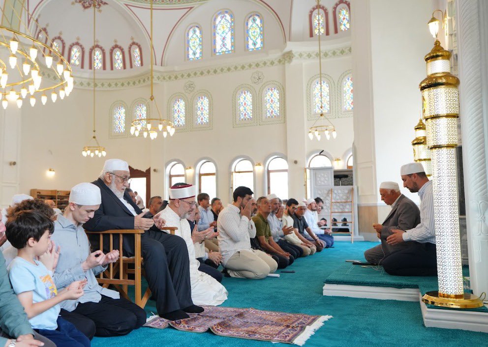 fatihgenclikvkf's tweet photo. MTTB 50. Dönem Genel Başkanı, vakfımızın bânisi Muhterem Ömer Öztürk'ün inşa ettirdiği HACI HATUN ÖZTÜRK Camii Şerifi cuma namazında ibadete açıldı.

İstanbul Pendik'te yer alan 1200 kişi kapasiteli ve Osmanlı Mimarisi esas alınarak yapılan cami, Ömer Öztürk'ün inşa ettirdiği üçüncü cami olarak dikkat çekiyor.