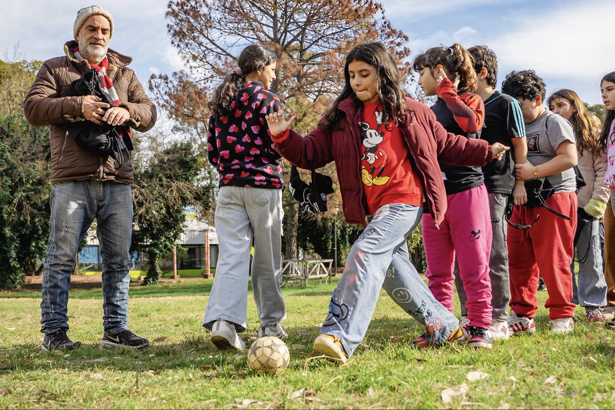 EducacionBA's tweet photo. Miles de chicos disfrutaron de la primera semana de Vacaciones en la Escuela, con talleres, juegos y excursiones.

Más información: https://t.co/A7EZqAlfOr https://t.co/u5UnmC71Zx