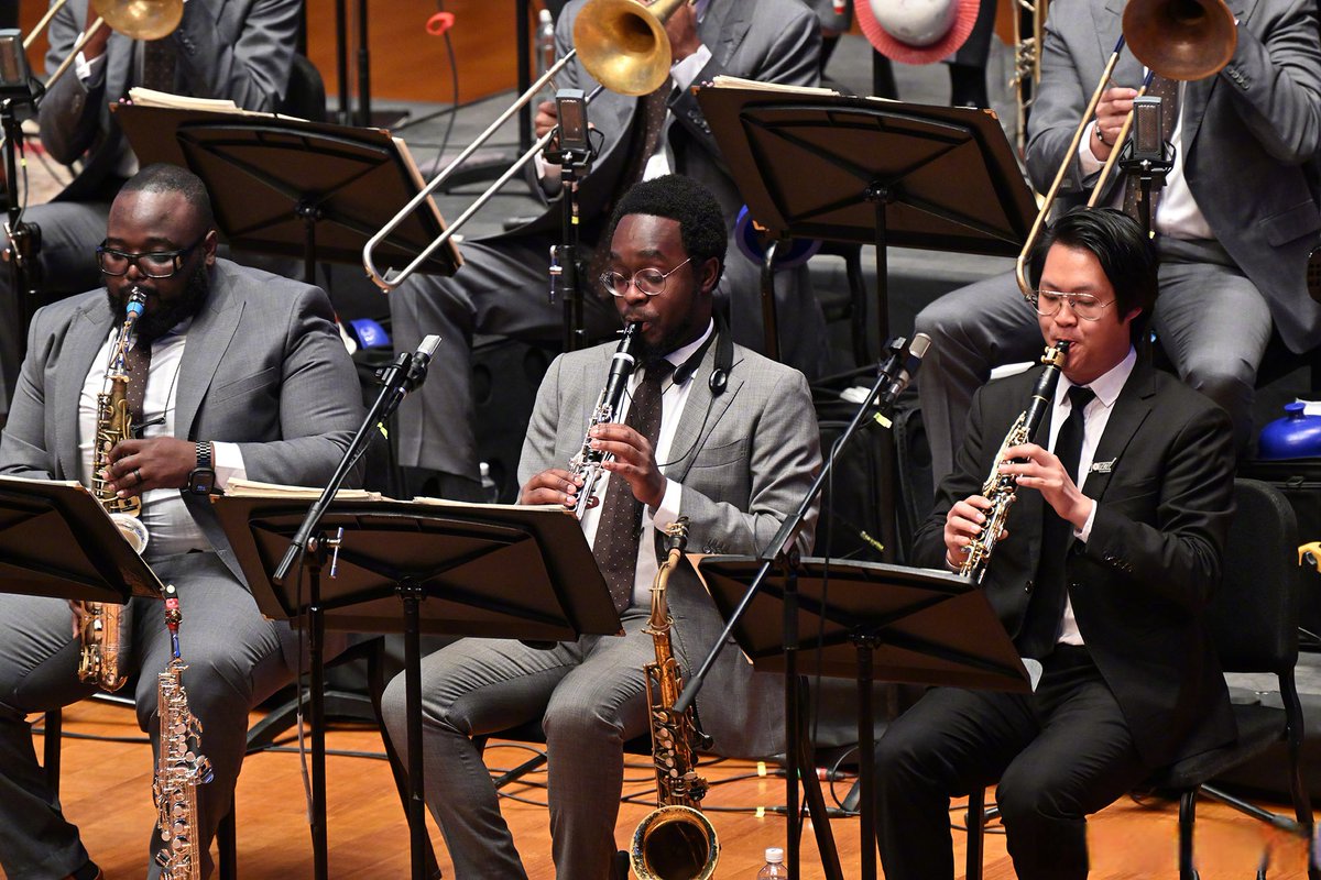 dididi1678442's tweet photo. Don’t miss the stunning live jazz set at the downtown theater tonight—soulful melodies, tight rhythms, and a night to remember! Doors open at 7 PM, grab your tickets now! https://t.co/7w83dg38Y9