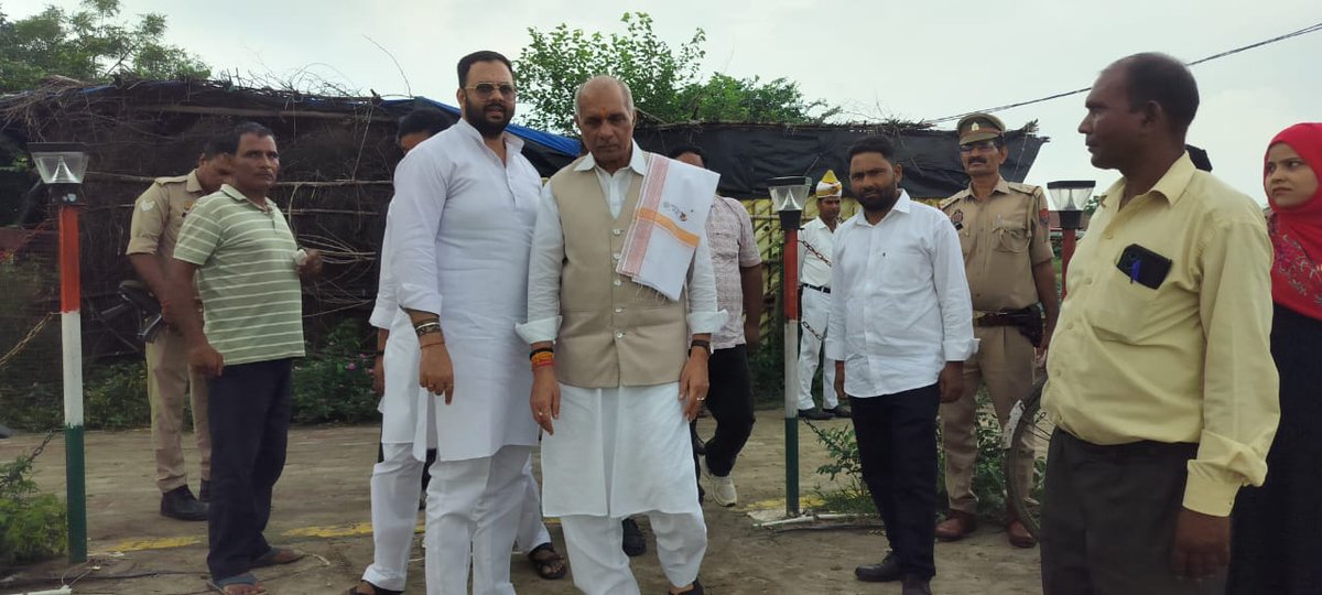 arjunrastogi44's tweet photo. हमारे रामपुर जनपद के प्रभारी मंत्री एवं उत्तर प्रदेश सरकार में कैबिनेट मंत्री माननीय धर्मपाल सिंह जी के साथ आज विभिन्न कार्यक्रमों में रहना हुआ!!
@dharampalbjpmla

@narendramodi
@NitinNabin 
@sunilbansalbjp 
@mppchaudhary 
@idharampalsingh 
@BJP4India 
@BJP4UP 
@bjpupwest1 https://t.co/XBDUrdhK04