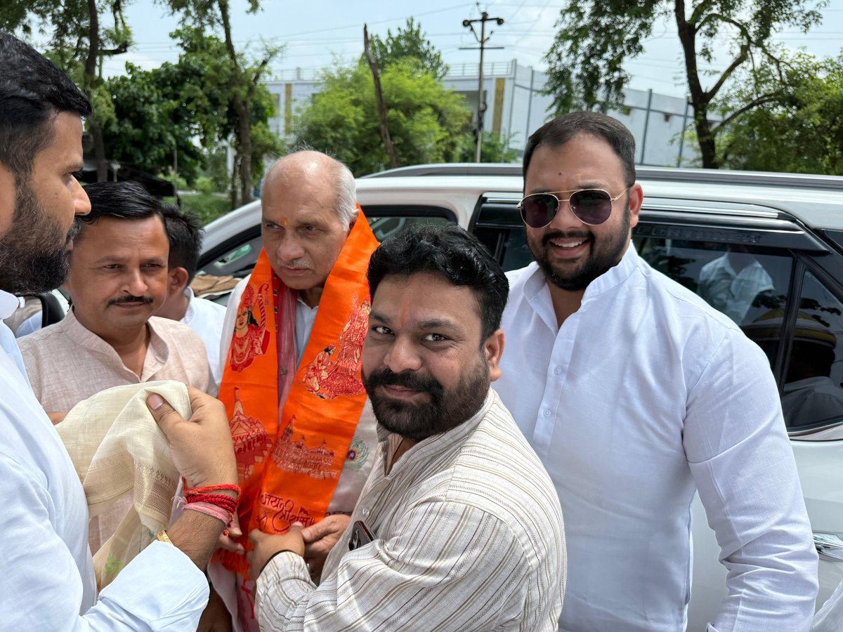 arjunrastogi44's tweet photo. हमारे रामपुर जनपद के प्रभारी मंत्री एवं उत्तर प्रदेश सरकार में कैबिनेट मंत्री माननीय धर्मपाल सिंह जी के साथ आज विभिन्न कार्यक्रमों में रहना हुआ!!
@dharampalbjpmla

@narendramodi
@NitinNabin 
@sunilbansalbjp 
@mppchaudhary 
@idharampalsingh 
@BJP4India 
@BJP4UP 
@bjpupwest1 https://t.co/XBDUrdhK04