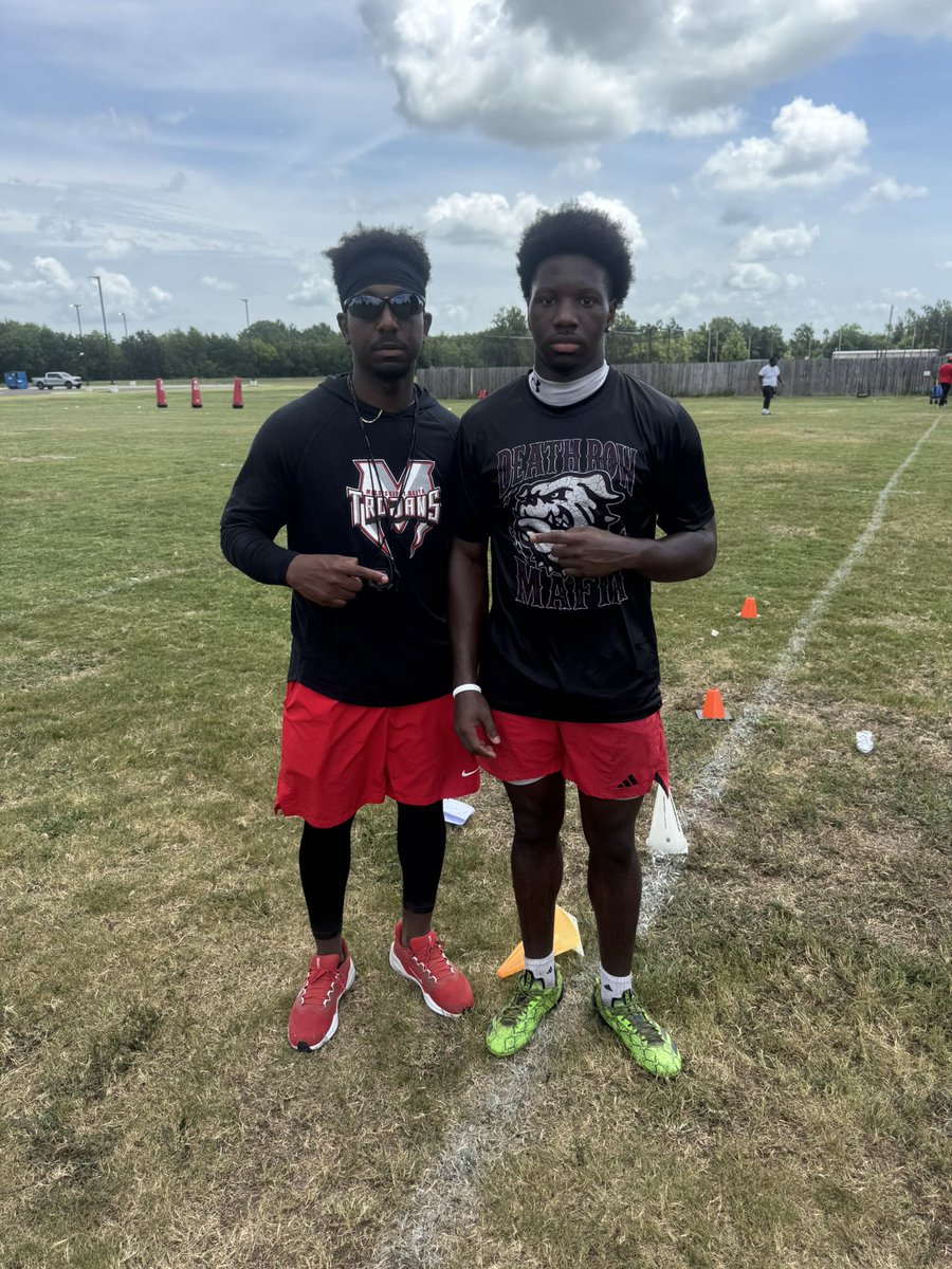 Jacktwn_Willie's tweet photo. After a great camp and conversation with @CoachMBraimer i am more than blessed to earn my 3rd Official 🅾️fer from @MDCCFB26. @CoachBenson12 @coachthig2 @CoachBJ24 @Coach_Jwashingt @CoachTMc @k3calvin_ https://t.co/NtQYniyP9s