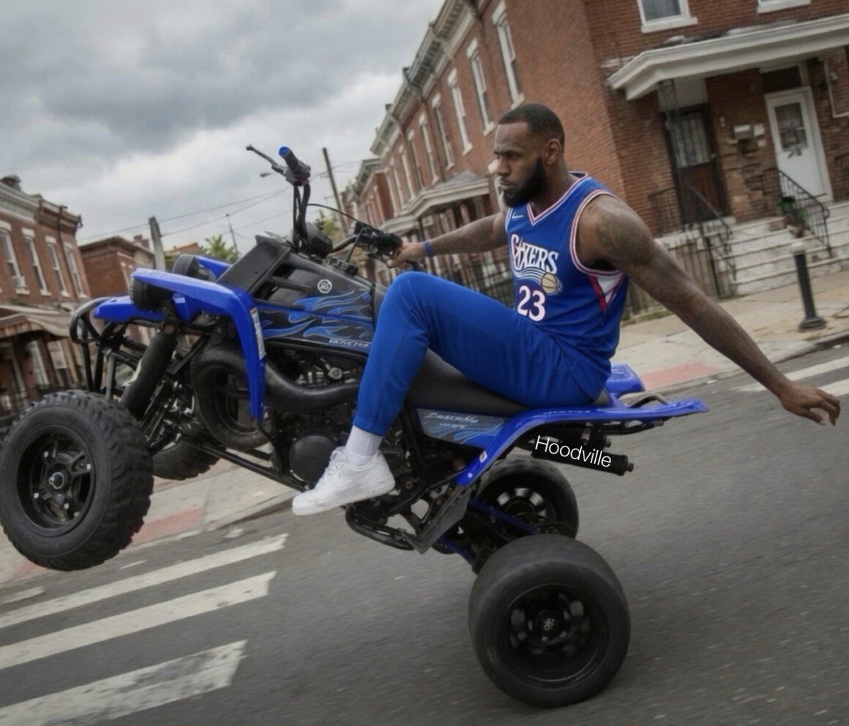 Hoodville_'s tweet photo. Lebron James once he touches down in Philly https://t.co/MihgU2e3MZ