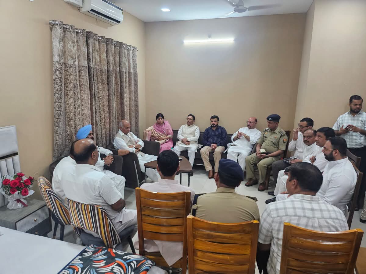 arjunrastogi44's tweet photo. हमारे रामपुर जनपद के प्रभारी मंत्री एवं उत्तर प्रदेश सरकार में कैबिनेट मंत्री माननीय धर्मपाल सिंह जी के साथ कोर कमेटी मीटिंग में रहना हुआ!!
@dharampalbjpmla

@narendramodi
@NitinNabin 
@sunilbansalbjp 
@mppchaudhary 
@idharampalsingh 
@BJP4India 
@BJP4UP 
@bjpupwest1 https://t.co/E2QgfWaQQ4