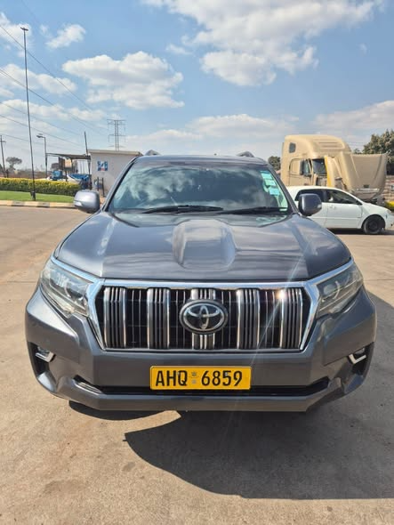 verrifymota's tweet photo. JUST LISTED ON VerifyMota - Zimbabwe’s ultimate car marketplace
✨ Recently Added
 2015 TOYOTA LANDCRUISER PRADO VXL
$35500
View full specs, features &amp; more photos here:https://t.co/eBVBM6jgr8 https://t.co/1JJTuVupgB