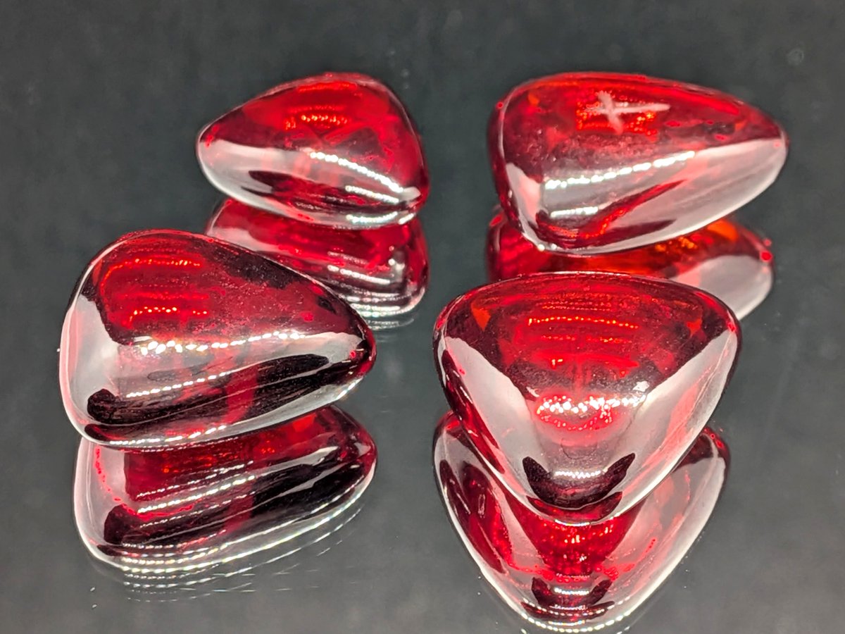 yasyokuoisi's tweet photo. 【 抽選販売用 】

キュービックジルコニア
ラフカット
ルースケース入
約15mm

1個  4490円

キュービックジルコニアのラフカットです
ぜひ太陽に透かしてみてください

4個限定販売です

応募はこのポストをRP！
応募期間は7/25～7/27の3日間です

お待ちしております https://t.co/o5DpypbTEE
