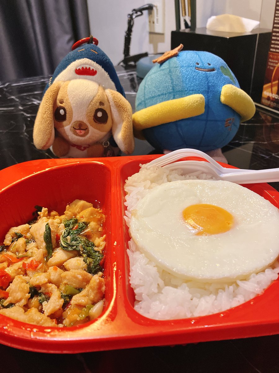 t_tamami's tweet photo. やっと着いてごはん🥺 https://t.co/W3fOJa96e0