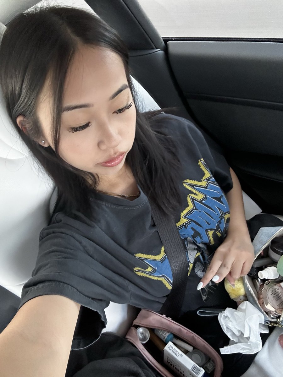 userdontpmo's tweet photo. car makeup #_# https://t.co/6QRMRqp0Yw